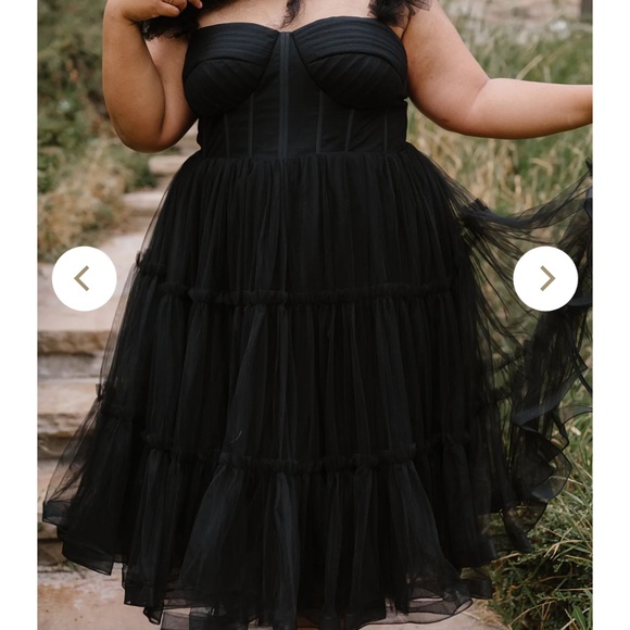 BRAND NEW Ava Gowns Milla - Picture 2 of 3